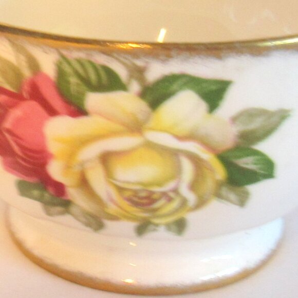 Vintage Queen Anne Lady Sylvia Creamer and Sugar Bowl, Roses, Brushed Gold  B773 - Picture 4 of 9